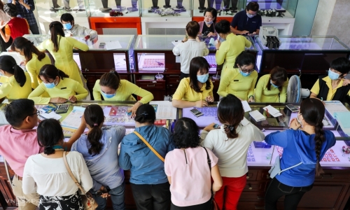 Kịch bản giá vàng dịp vía Thần Tài chục năm qua